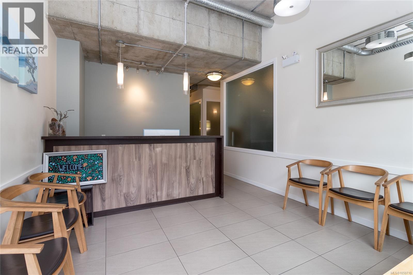 103 1090 Johnson St Property Photo 7