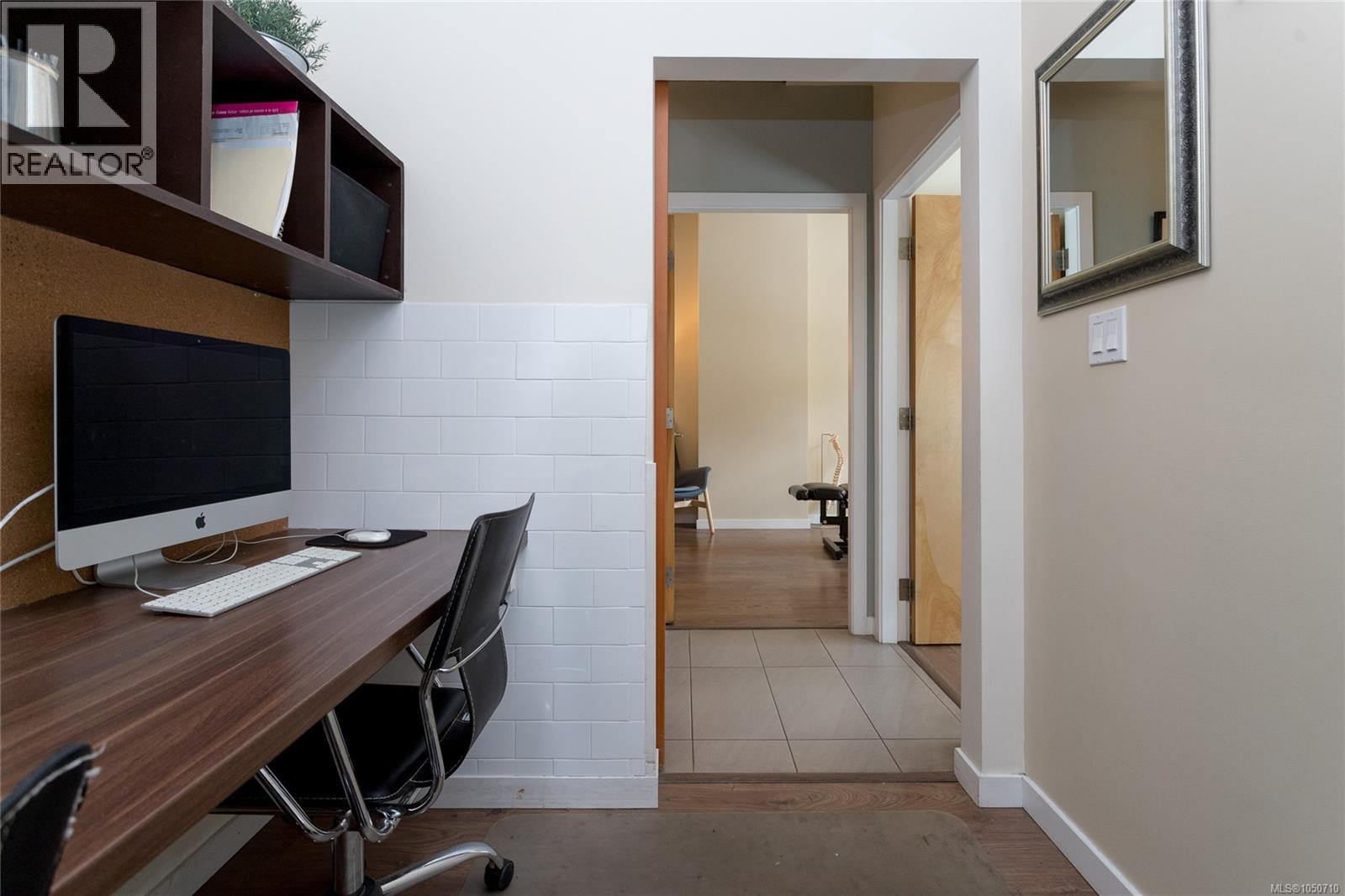 103 1090 Johnson St Property Photo 12