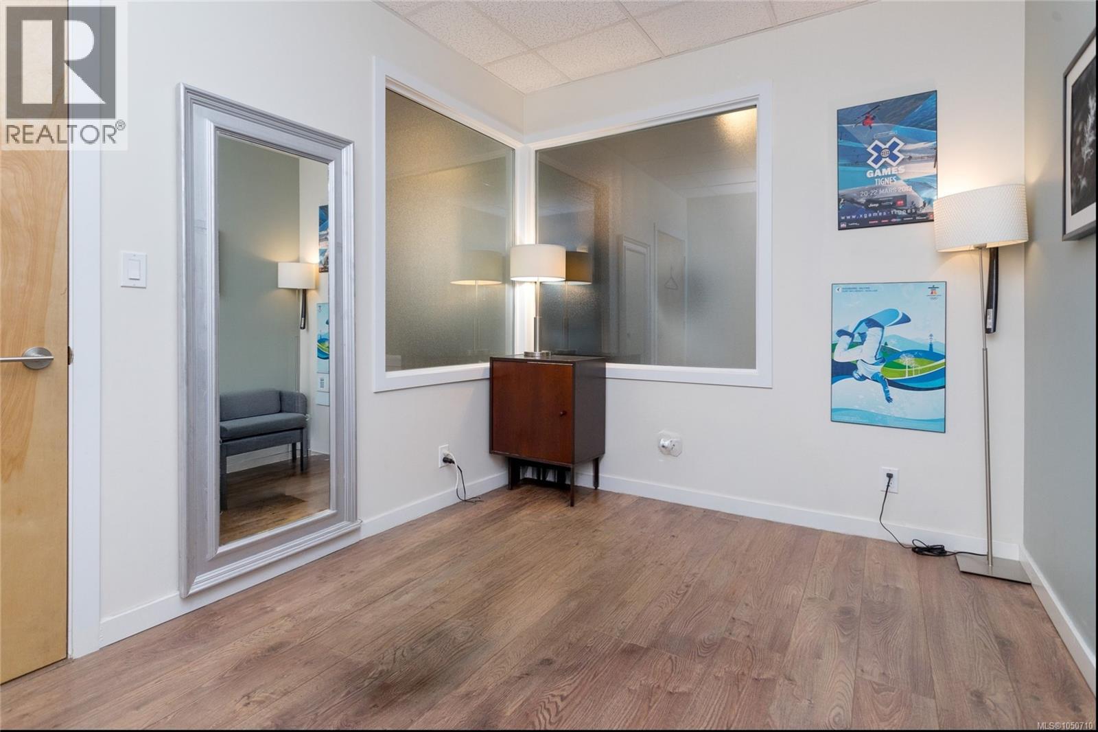 103 1090 Johnson St Property Photo 13