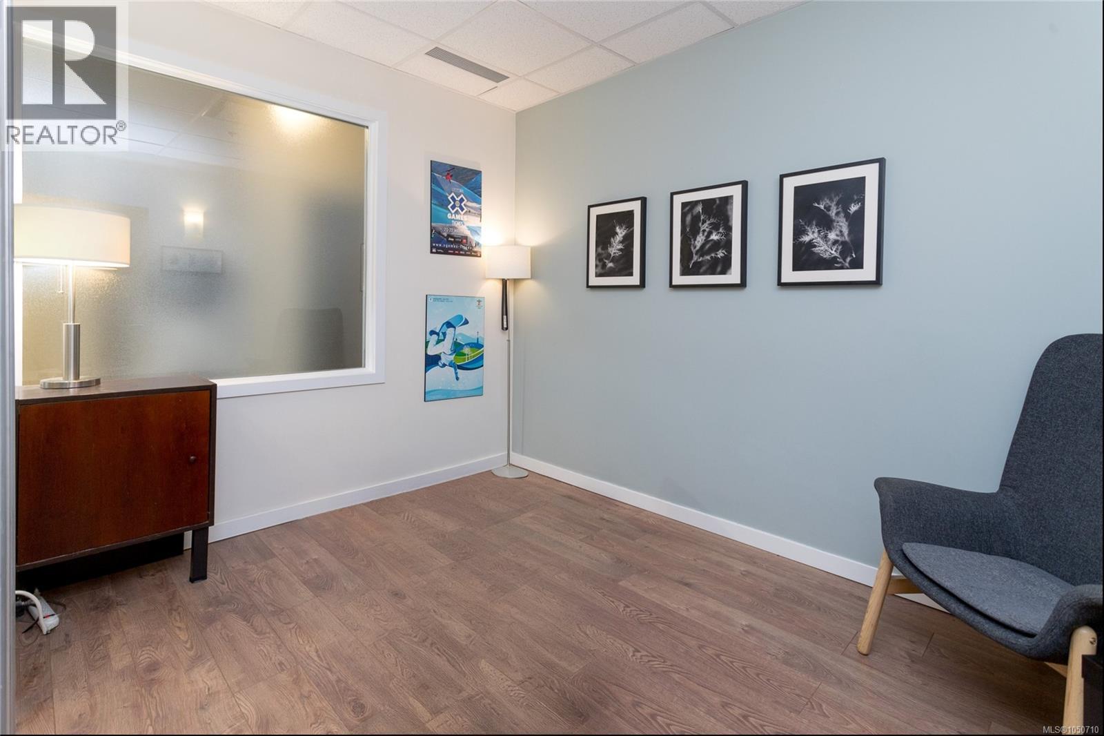 103 1090 Johnson St Property Photo 15