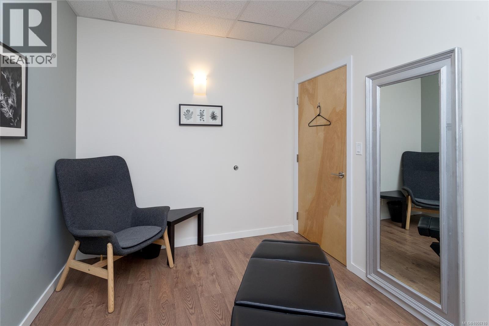 103 1090 Johnson St Property Photo 16