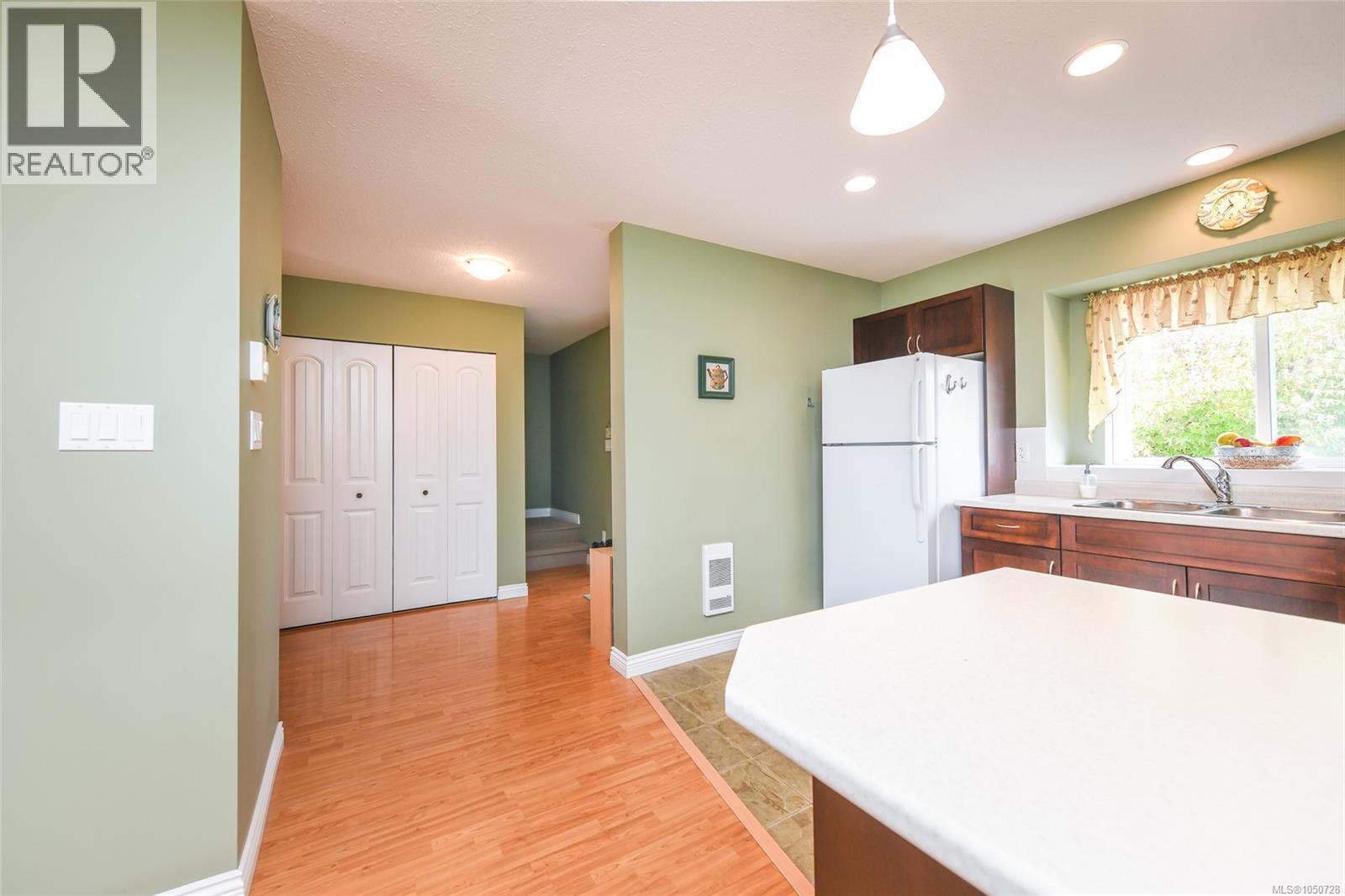 2237 Neptune Way Property Photo 8