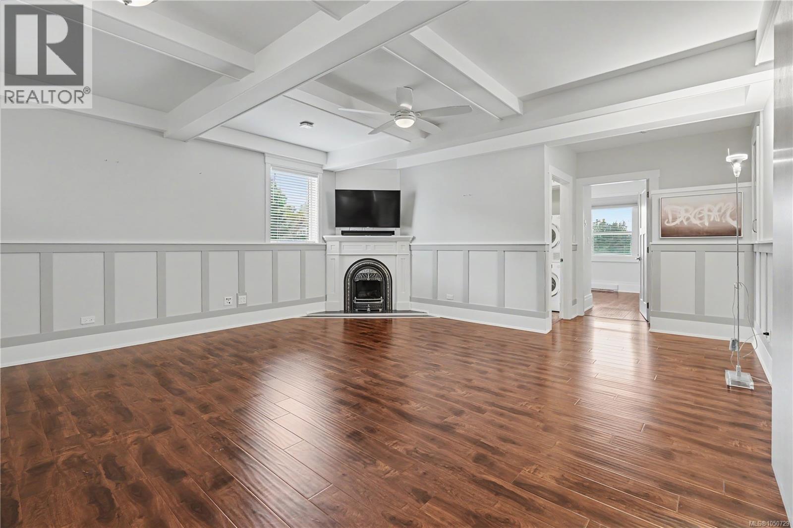 1064 Beverley Pl Property Photo 19