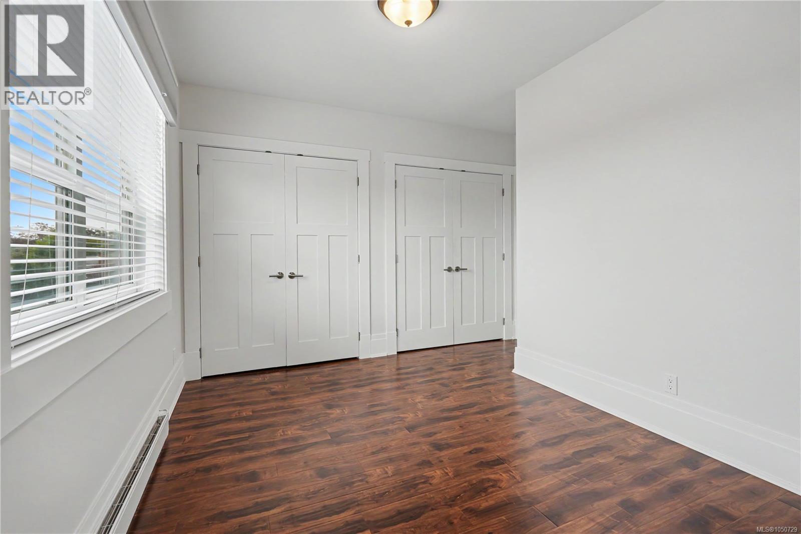 1064 Beverley Pl Property Photo 22