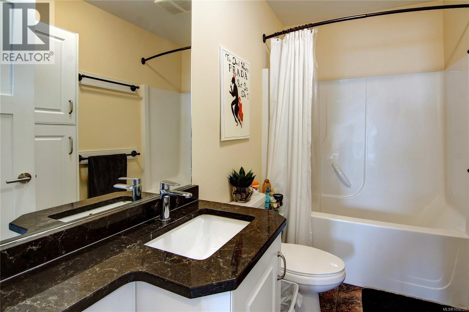 1064 Beverley Pl Property Photo 49
