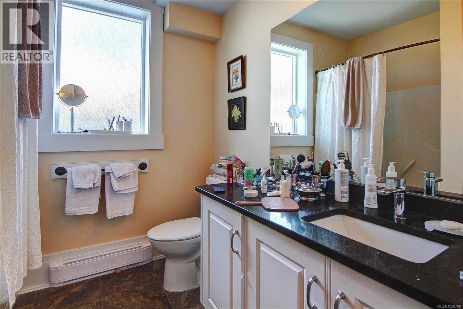 1064 Beverley Pl Property Photo 61