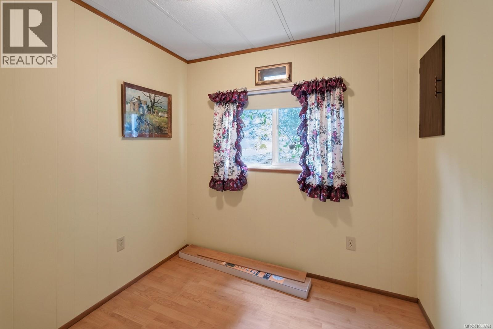 26 2785 Wallbank Rd Property Photo 14