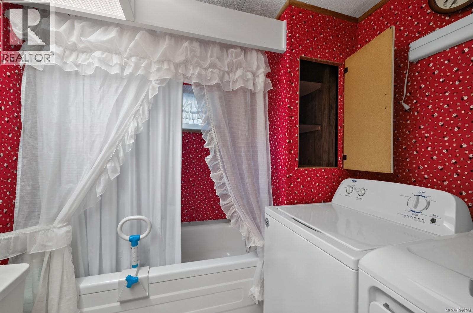 26 2785 Wallbank Rd Property Photo 20