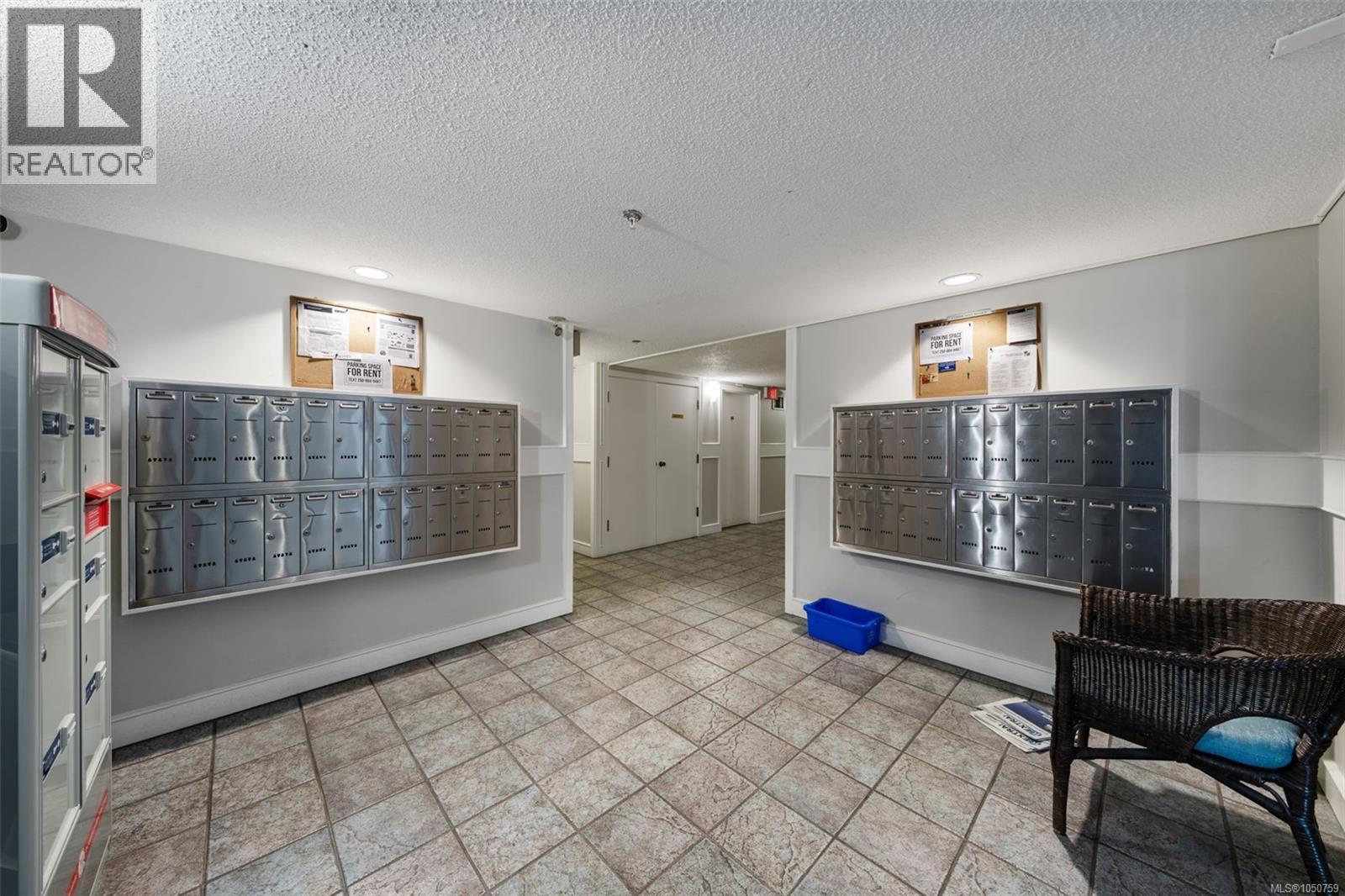 105 2757 Quadra St Property Photo 16