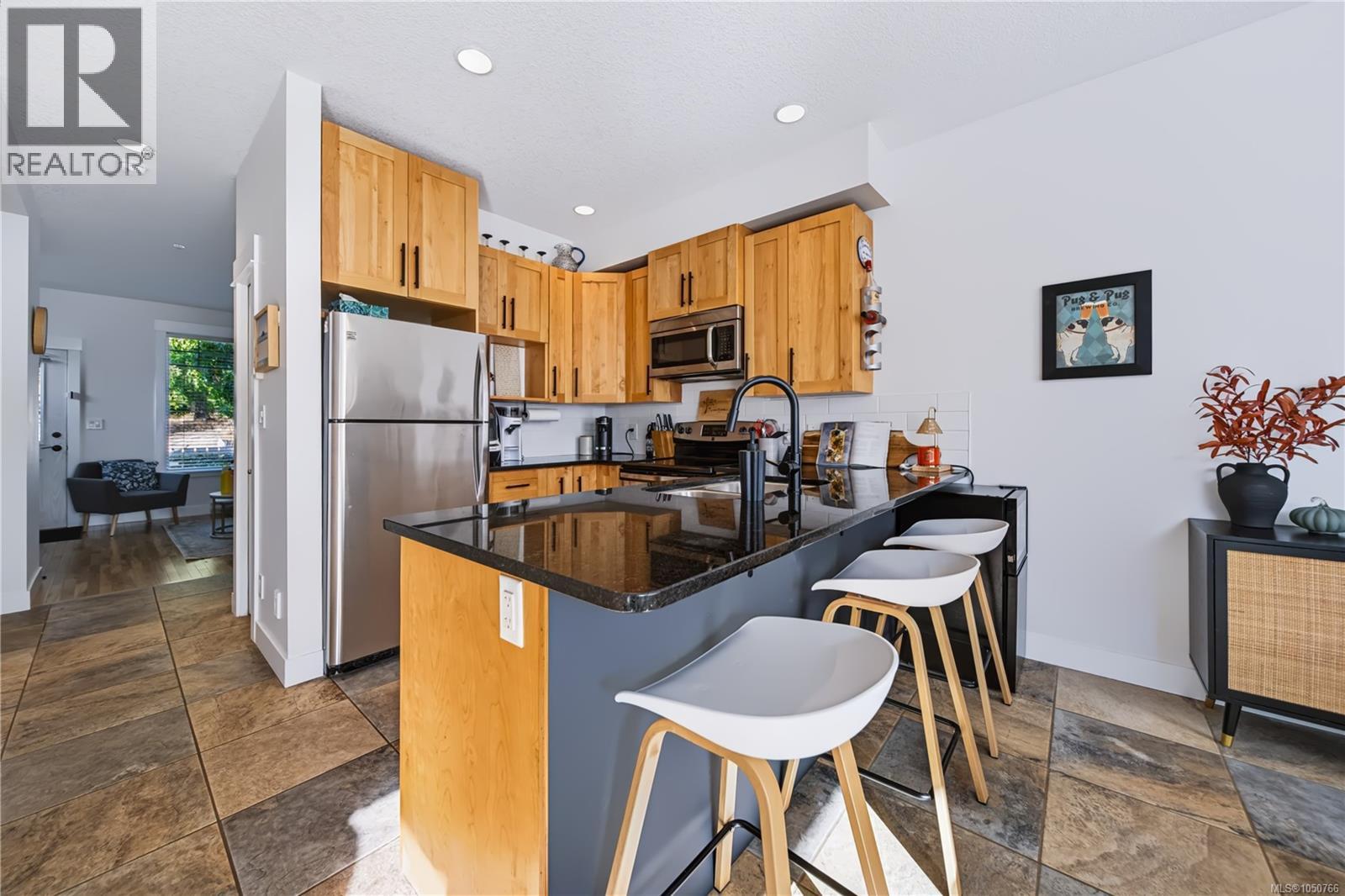 102 6057 Doumont Rd Property Photo 3