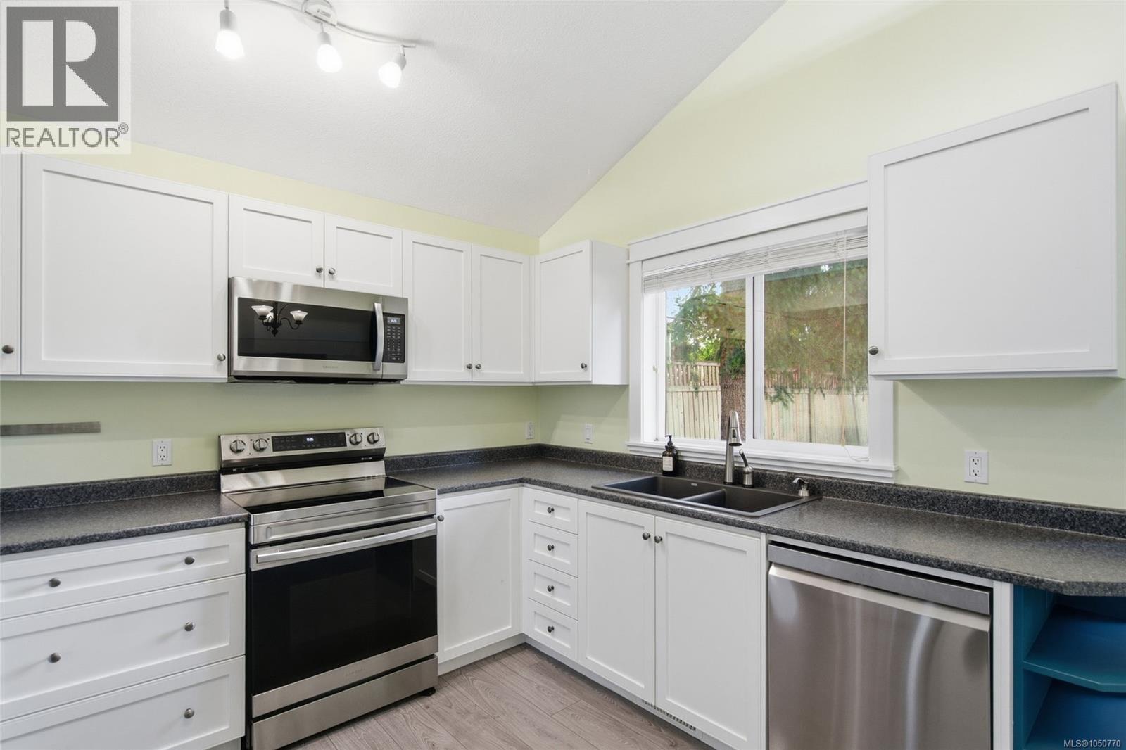 4310 Ashbury Pl Property Photo 4