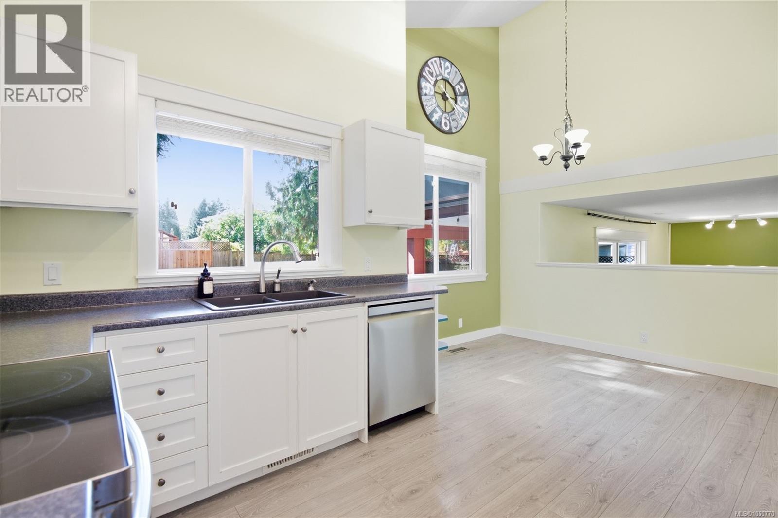 4310 Ashbury Pl Property Photo 6
