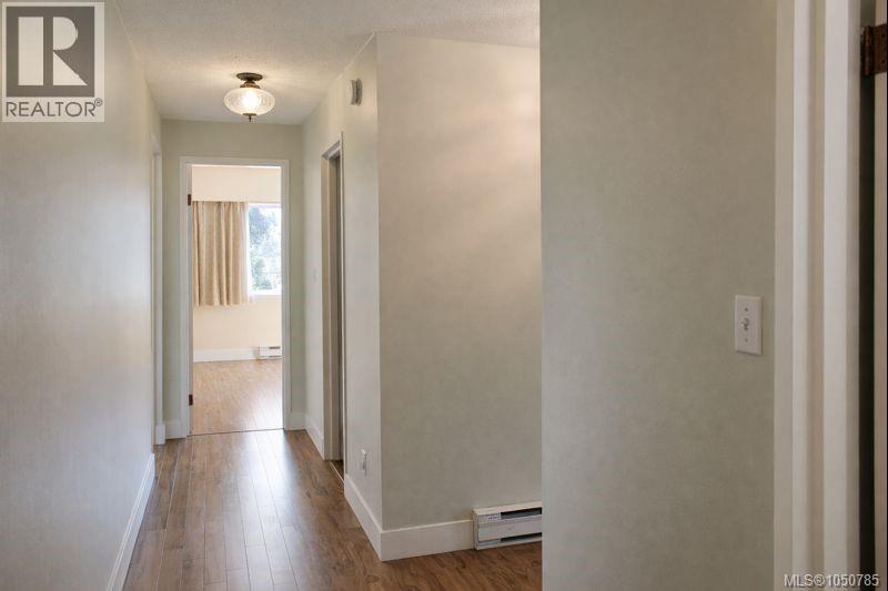 704 33 Mt. Benson St Property Photo 6