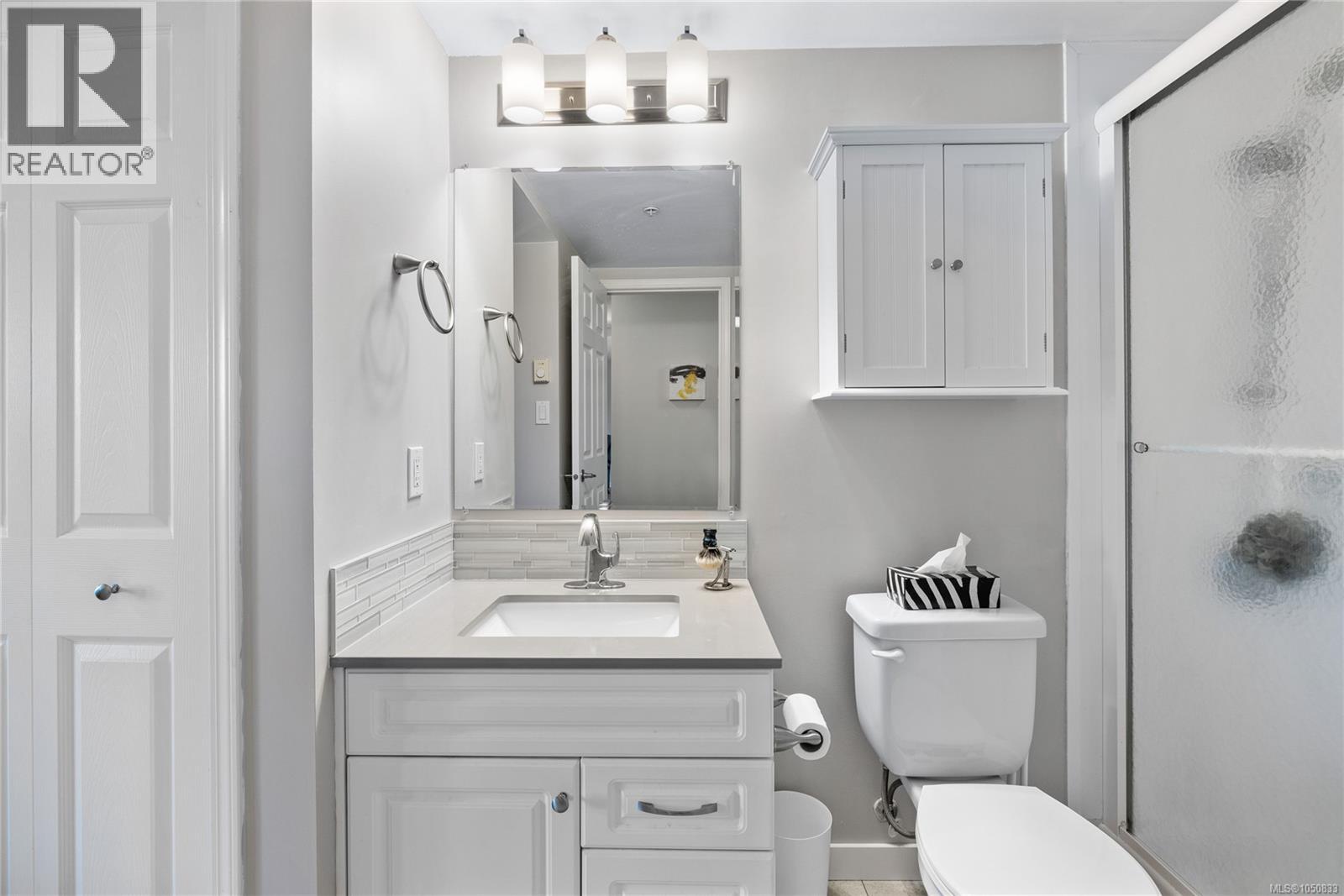 2 8 White St Property Photo 17
