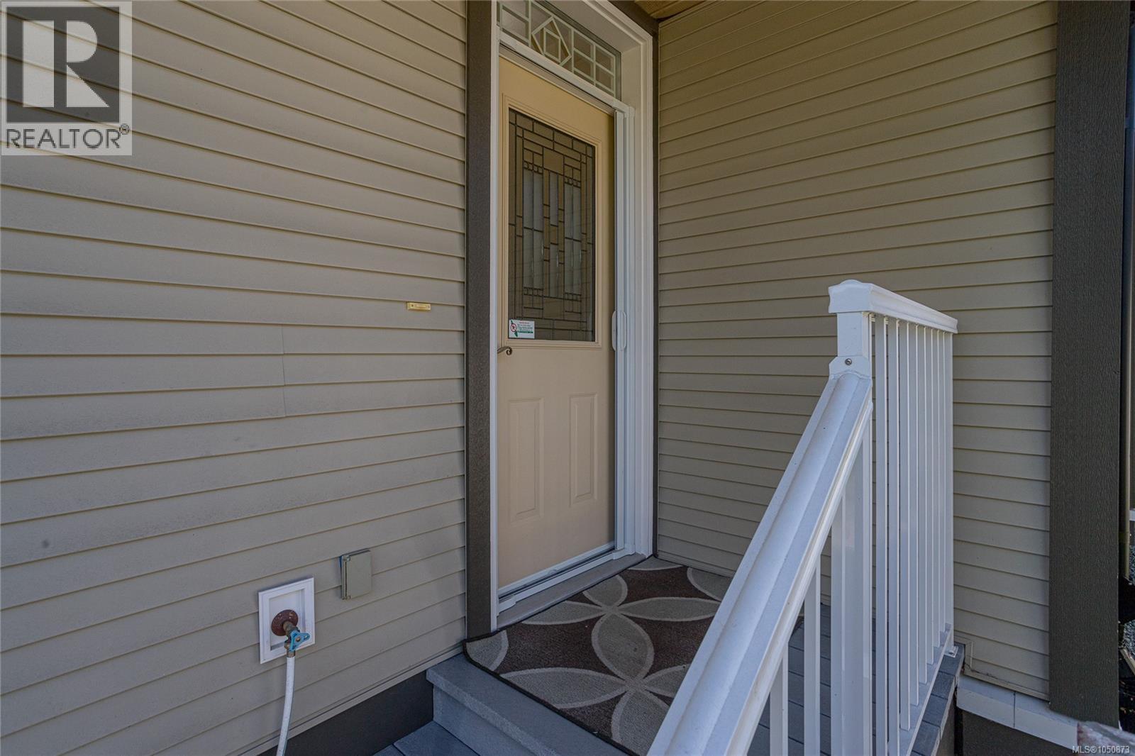 18 3110 Cook St Property Photo 8