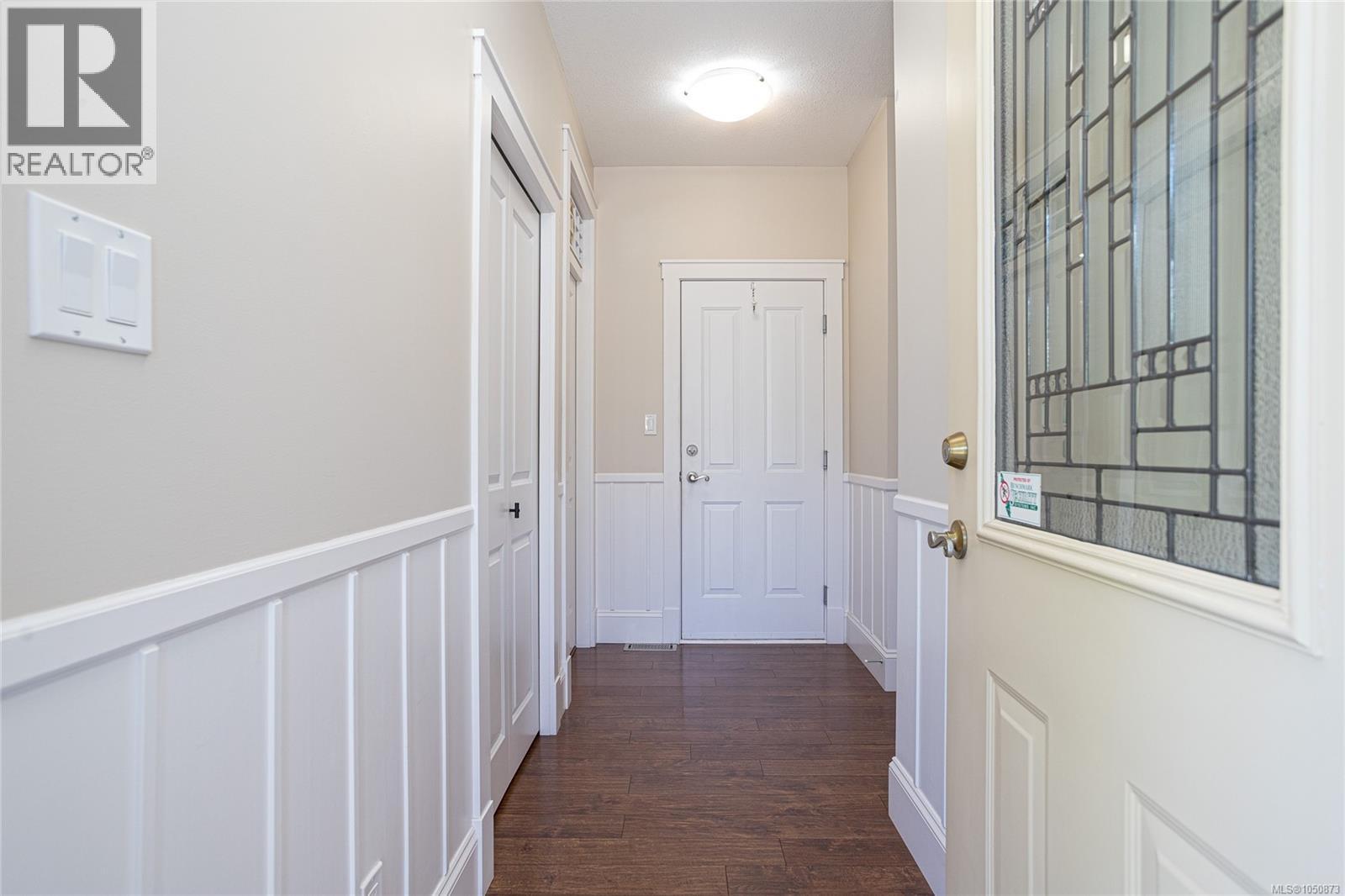 18 3110 Cook St Property Photo 10