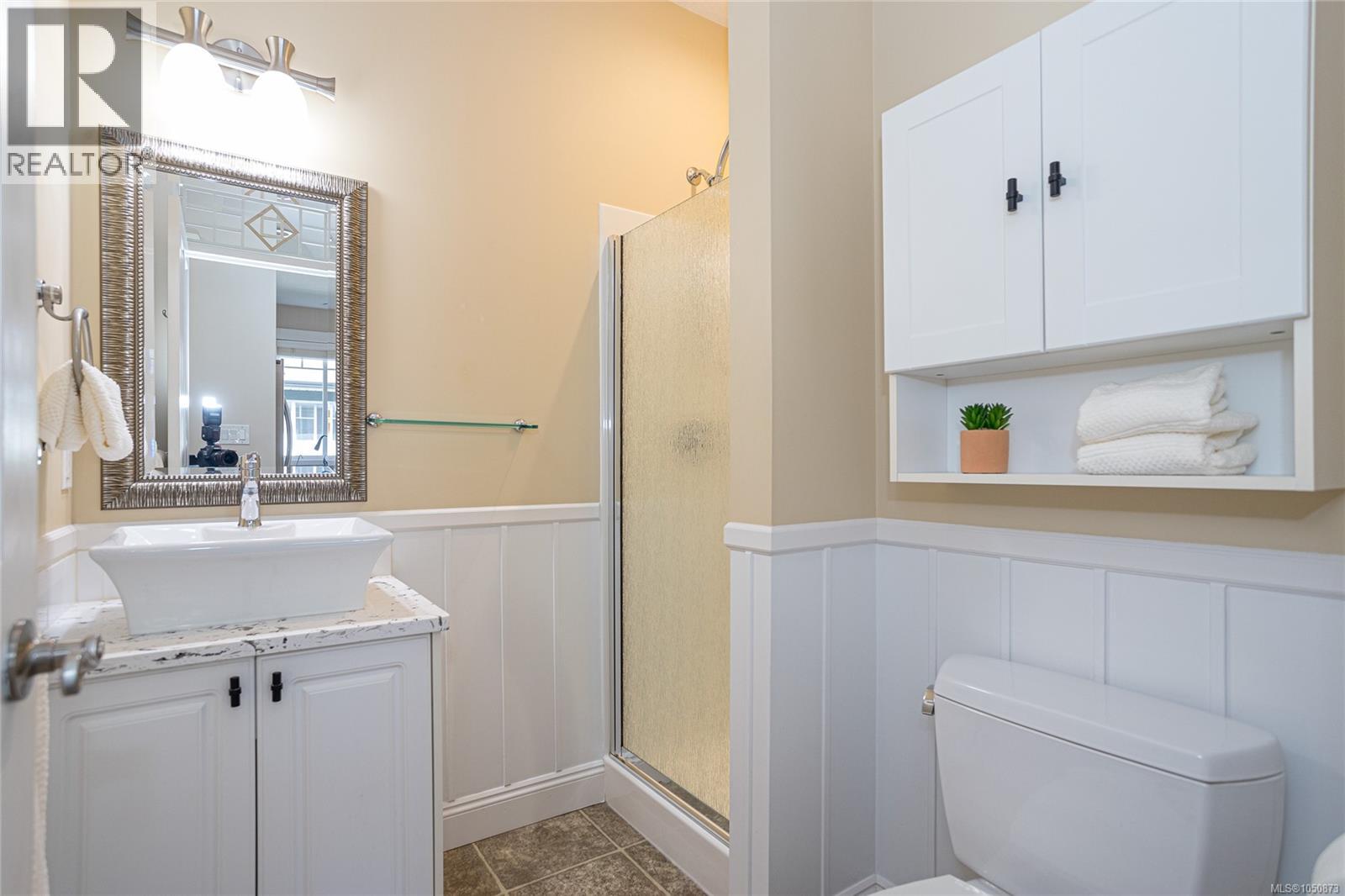 18 3110 Cook St Property Photo 23