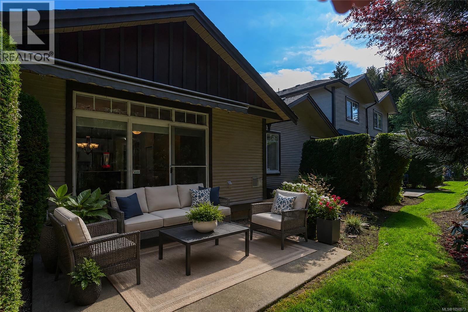 18 3110 Cook St Property Photo 26