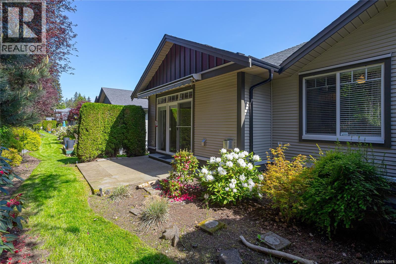18 3110 Cook St Property Photo 27