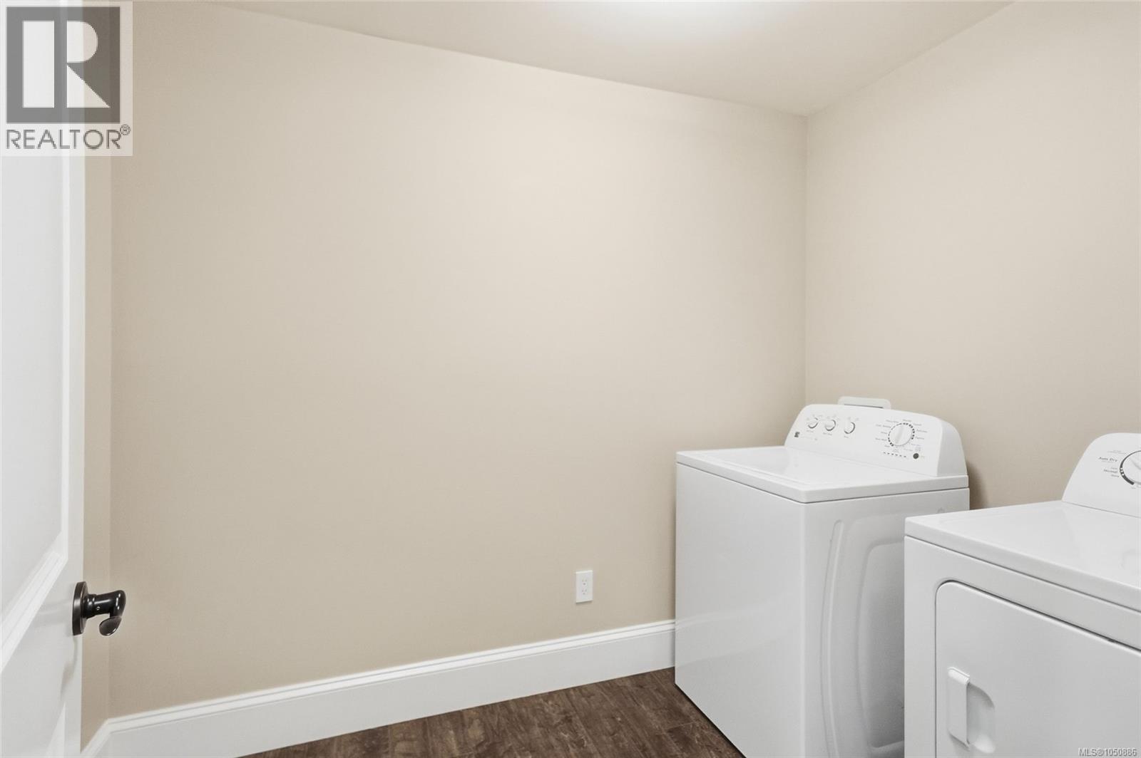3495 Simmons Pl Property Photo 47