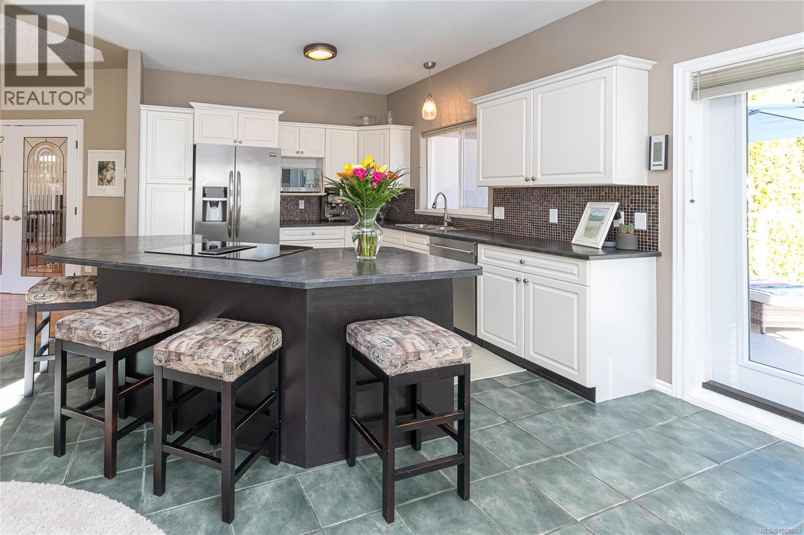 8593 Kingcome Cres Property Photo 12