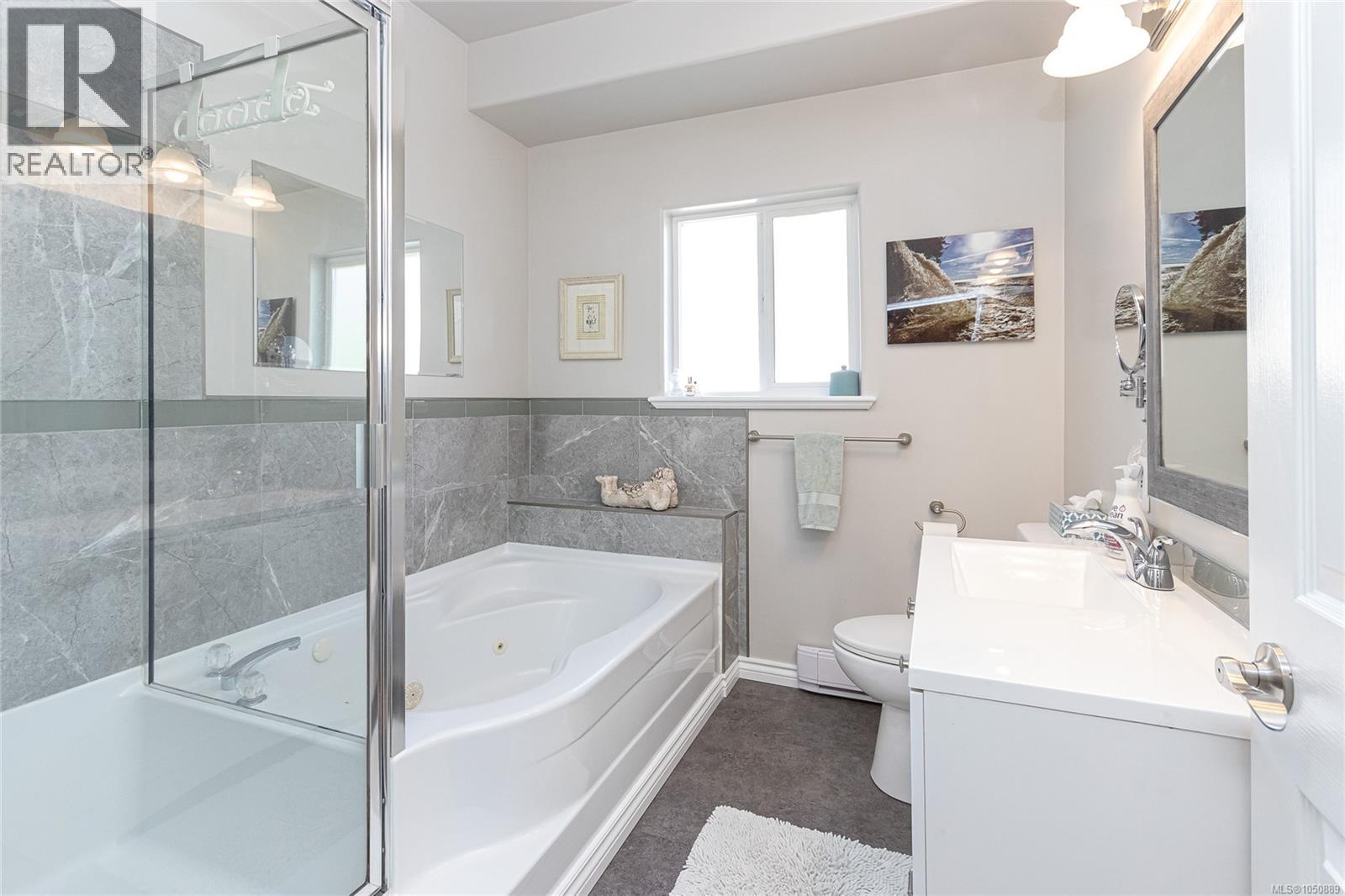 8593 Kingcome Cres Property Photo 17
