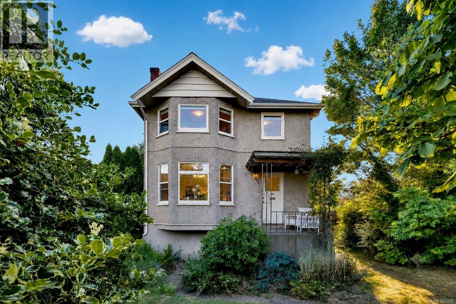 2726 Prior St Property Photo 1