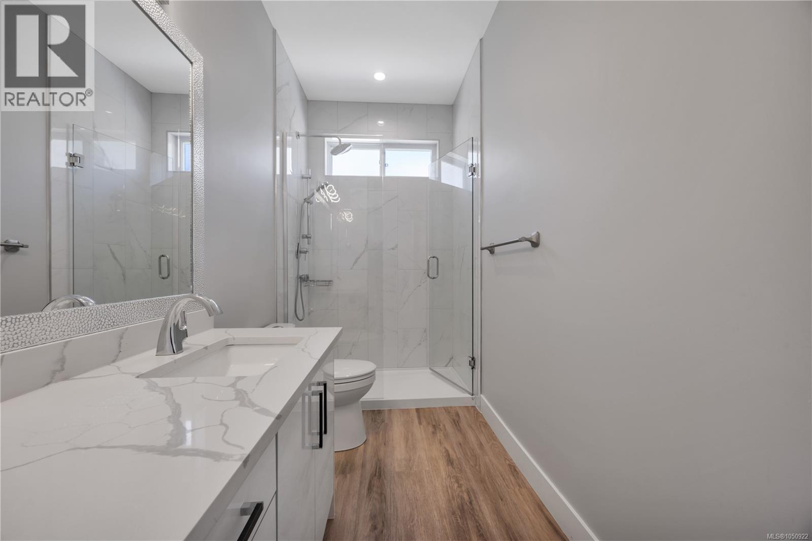 267 Golden Oaks Cres Property Photo 47