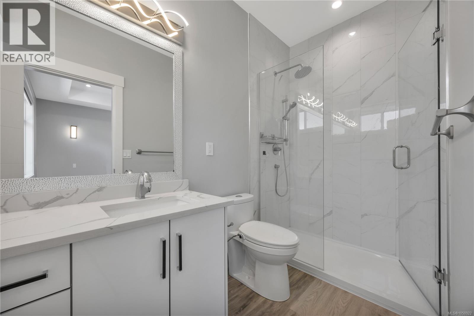 267 Golden Oaks Cres Property Photo 48