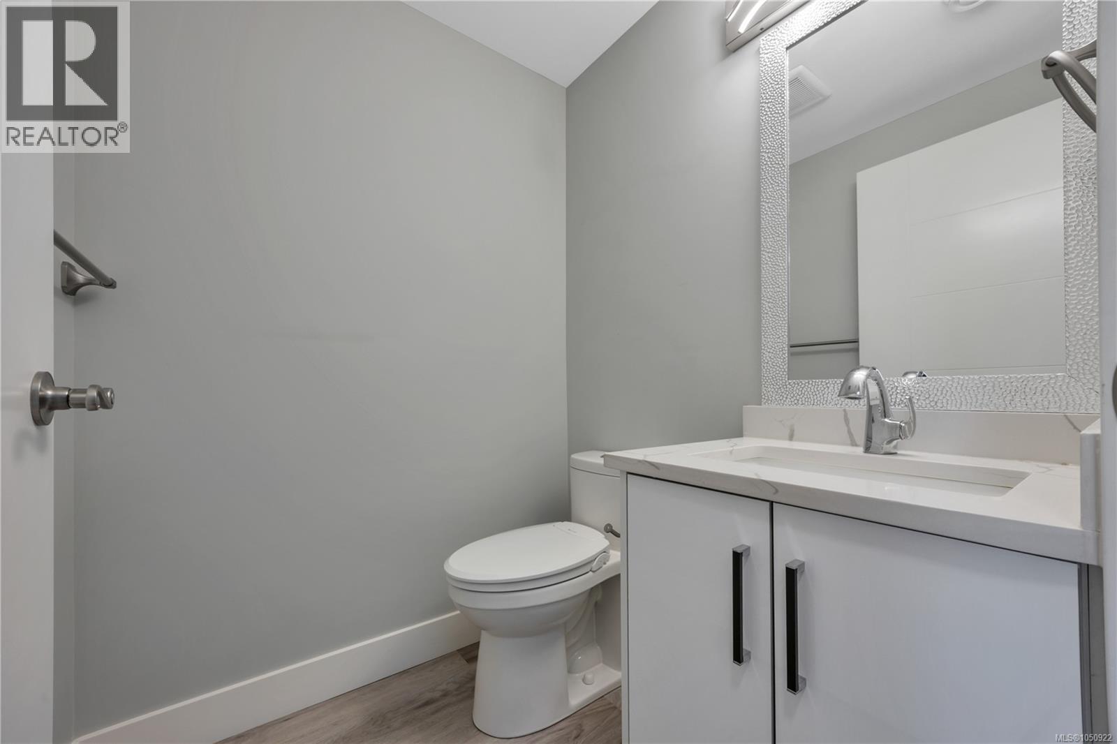 267 Golden Oaks Cres Property Photo 72
