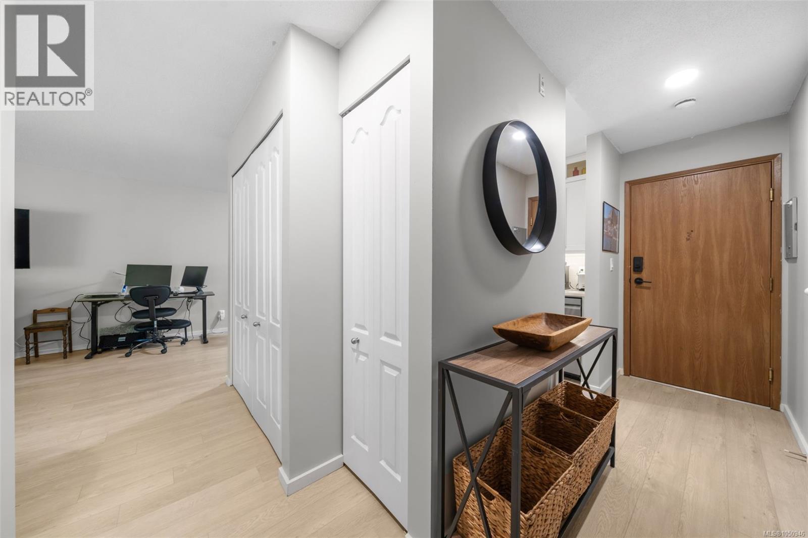 212 2520 Wark St Property Photo 4