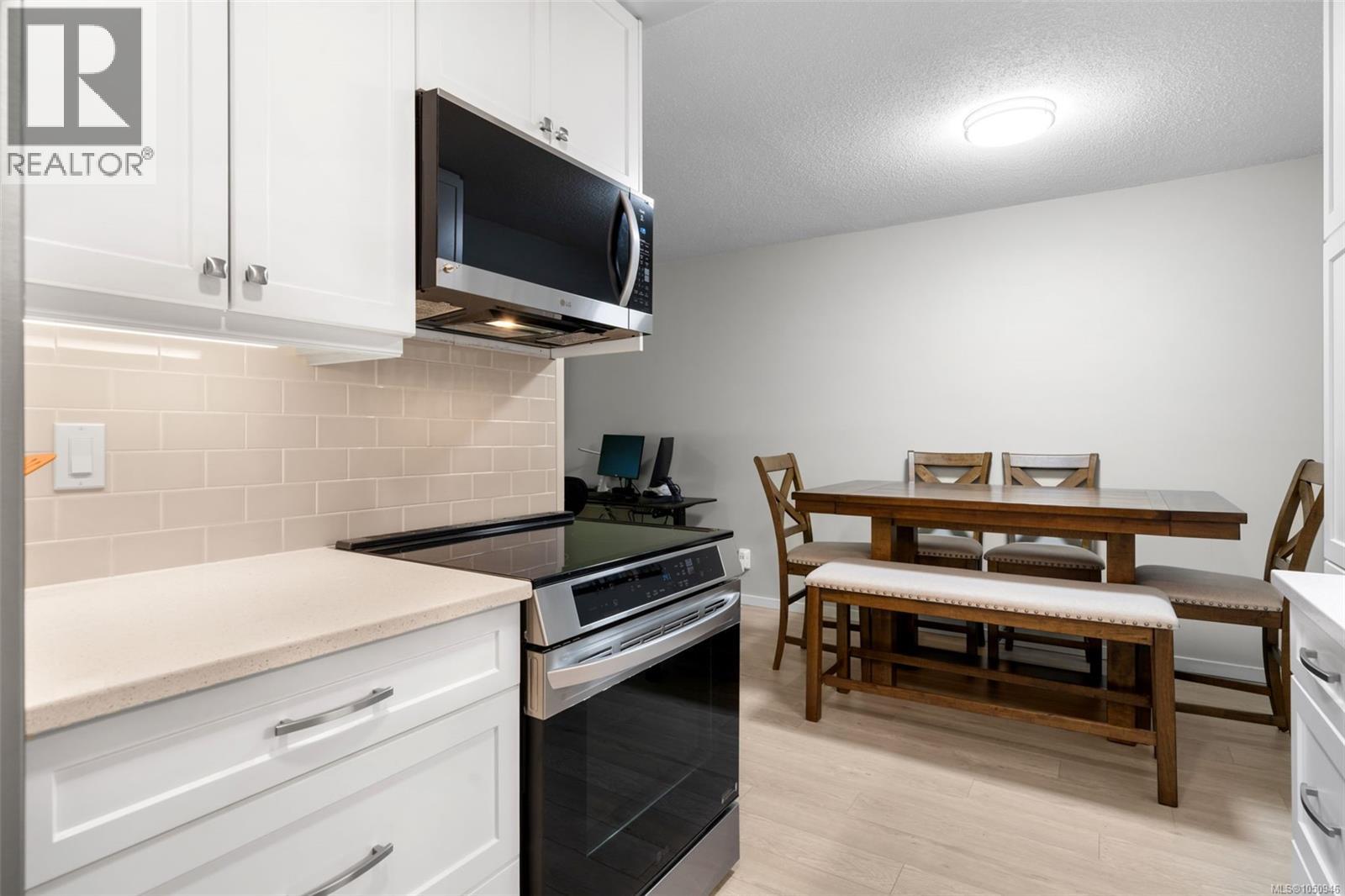212 2520 Wark St Property Photo 8