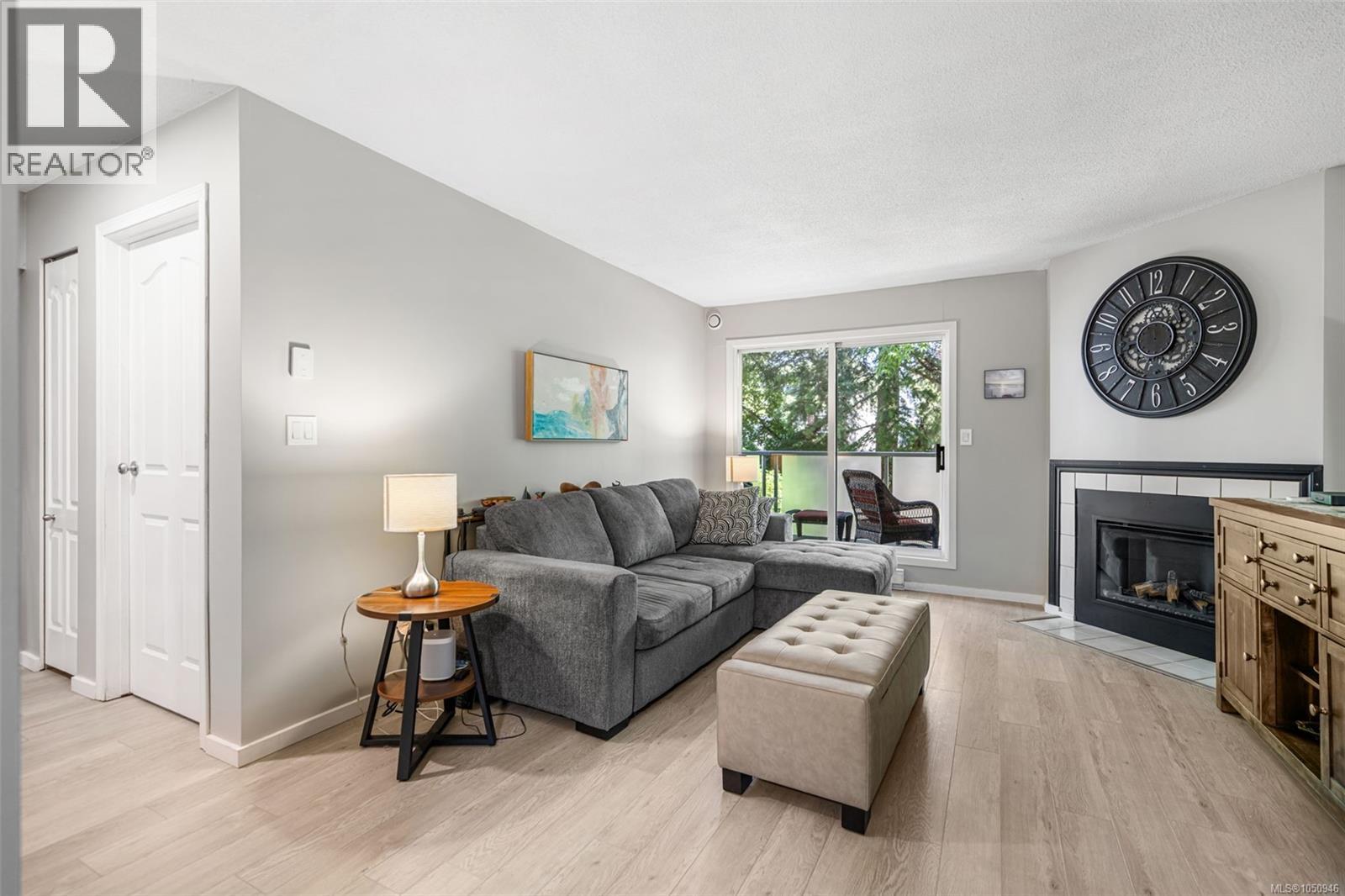 212 2520 Wark St Property Photo 10