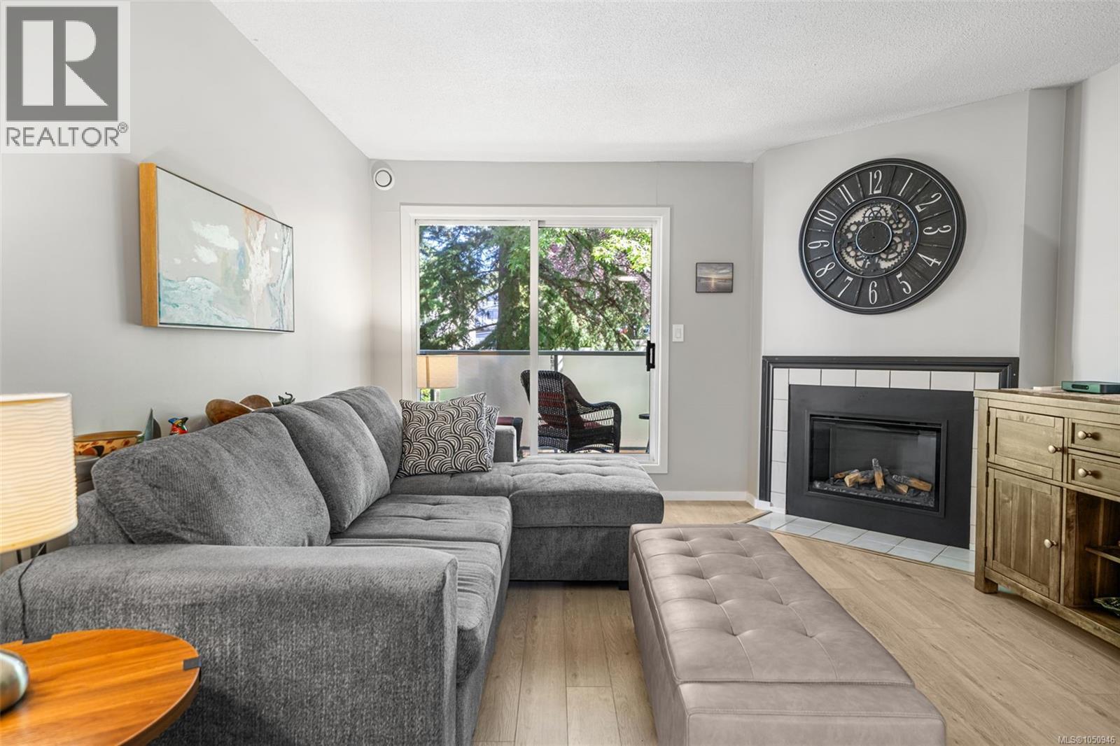 212 2520 Wark St Property Photo 11