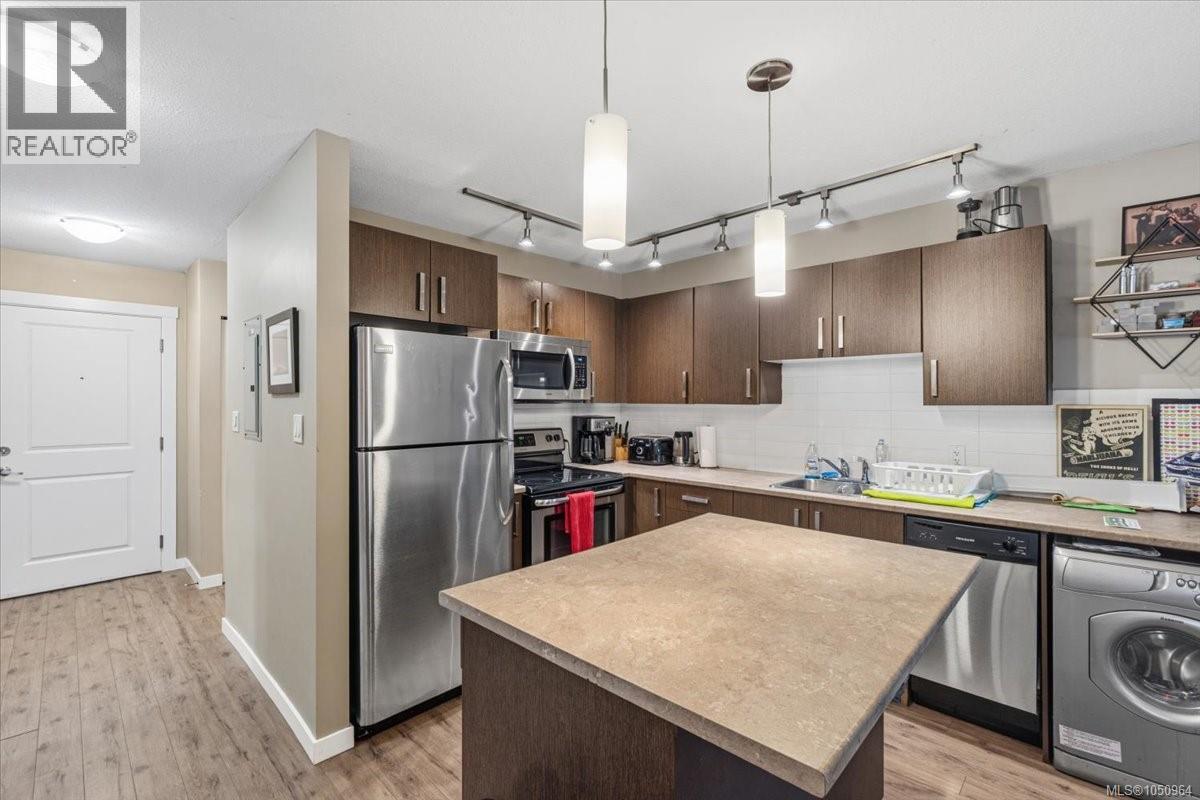 102 1600 Caspers Way Property Photo 3