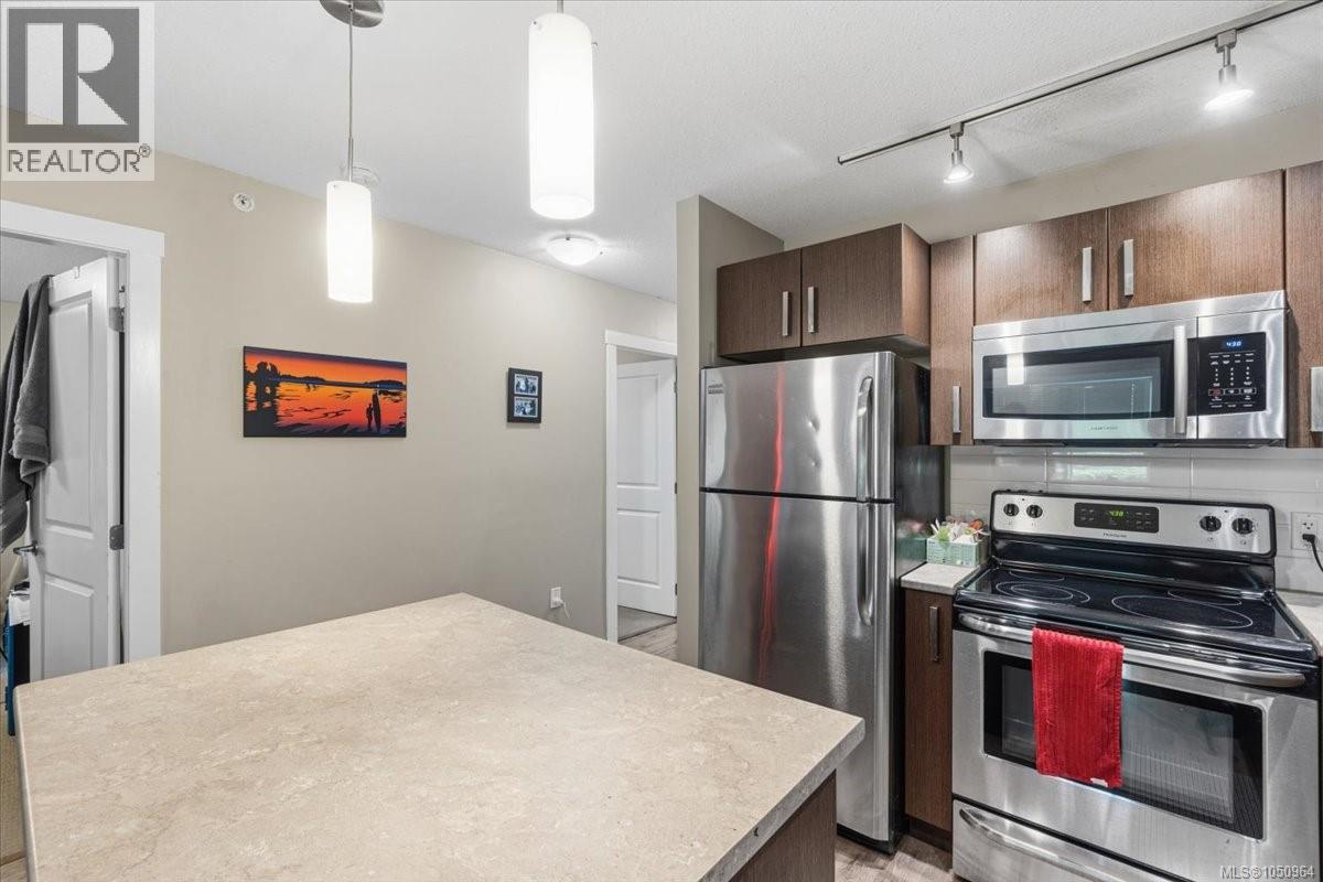 102 1600 Caspers Way Property Photo 4