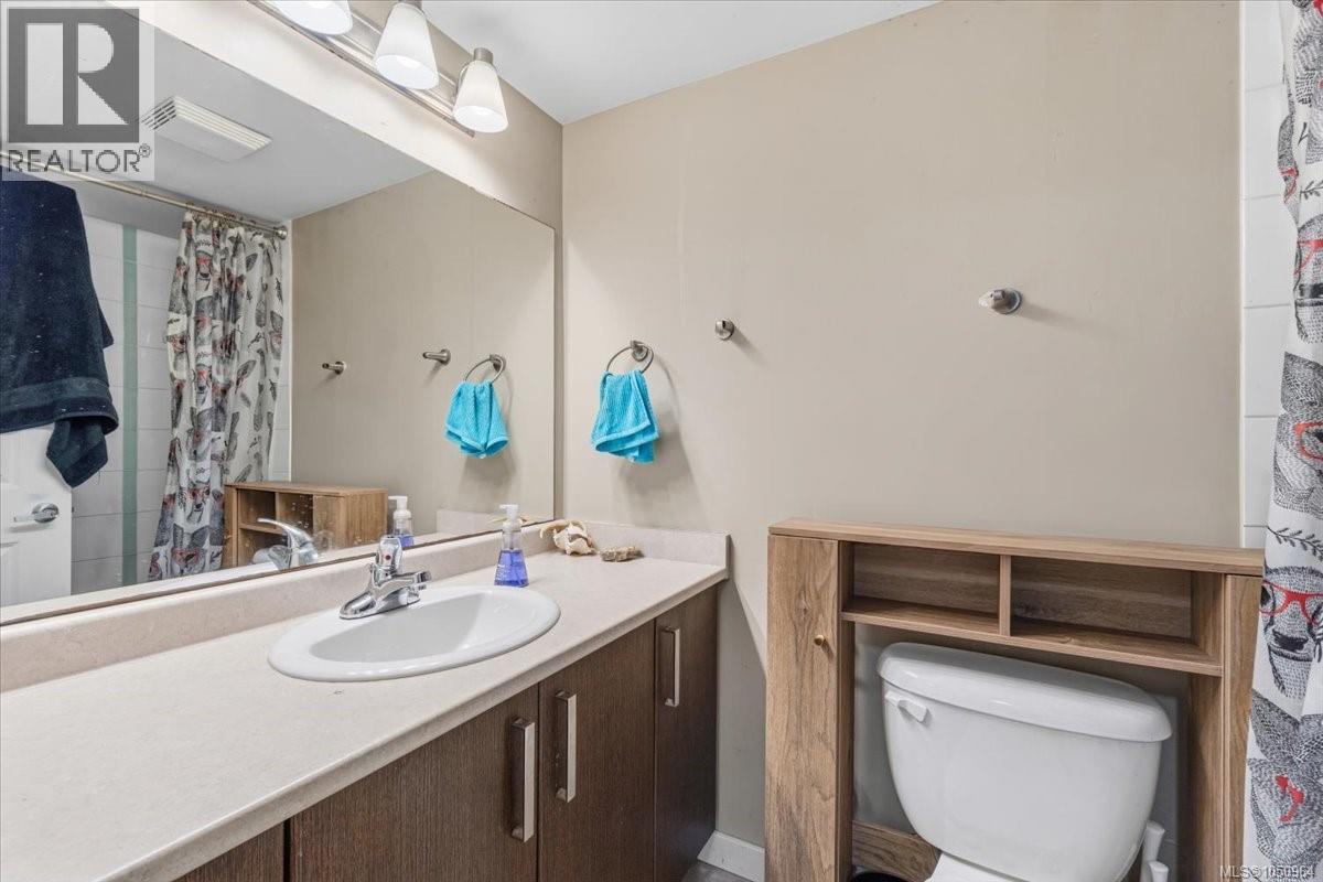 102 1600 Caspers Way Property Photo 11