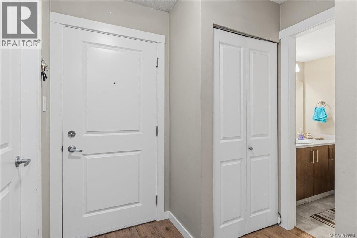 102 1600 Caspers Way Property Photo 13