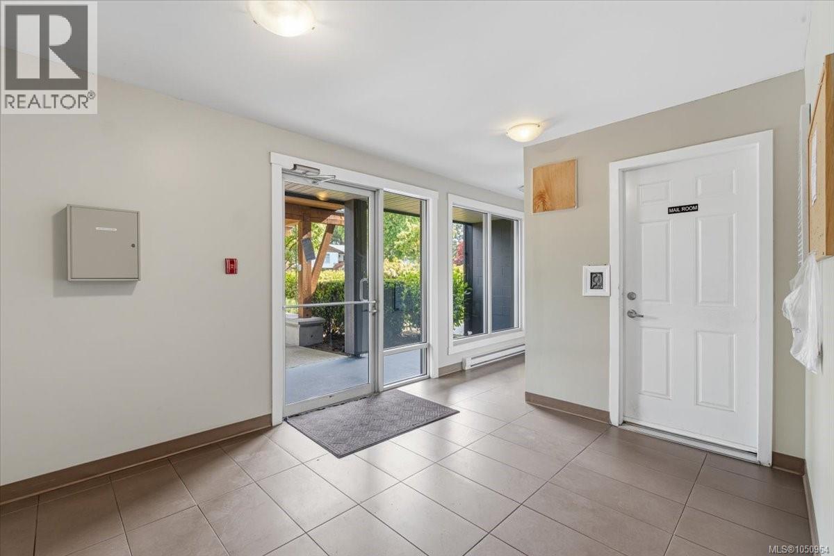 102 1600 Caspers Way Property Photo 14