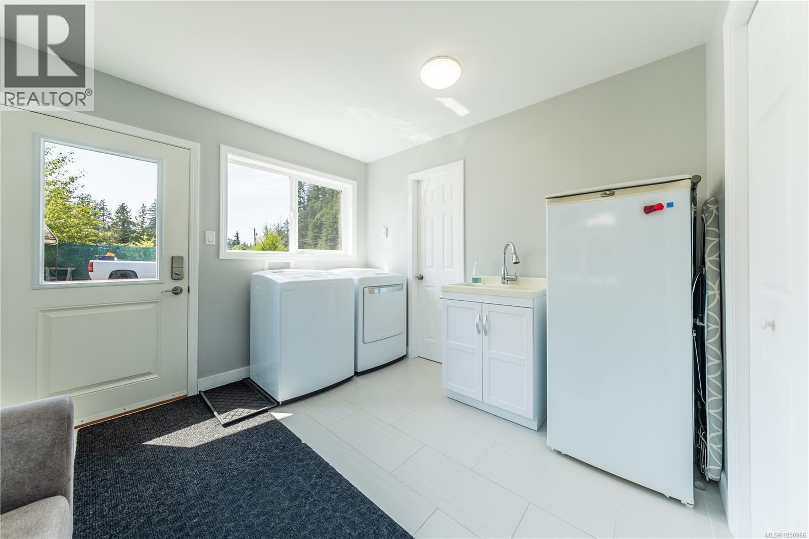 1154 Smithers Rd Property Photo 41