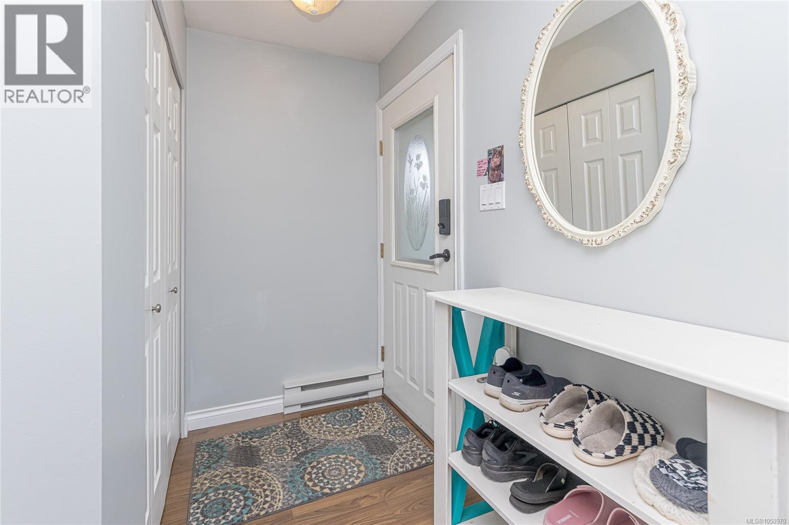 6064 Lionel Cres Property Photo 4