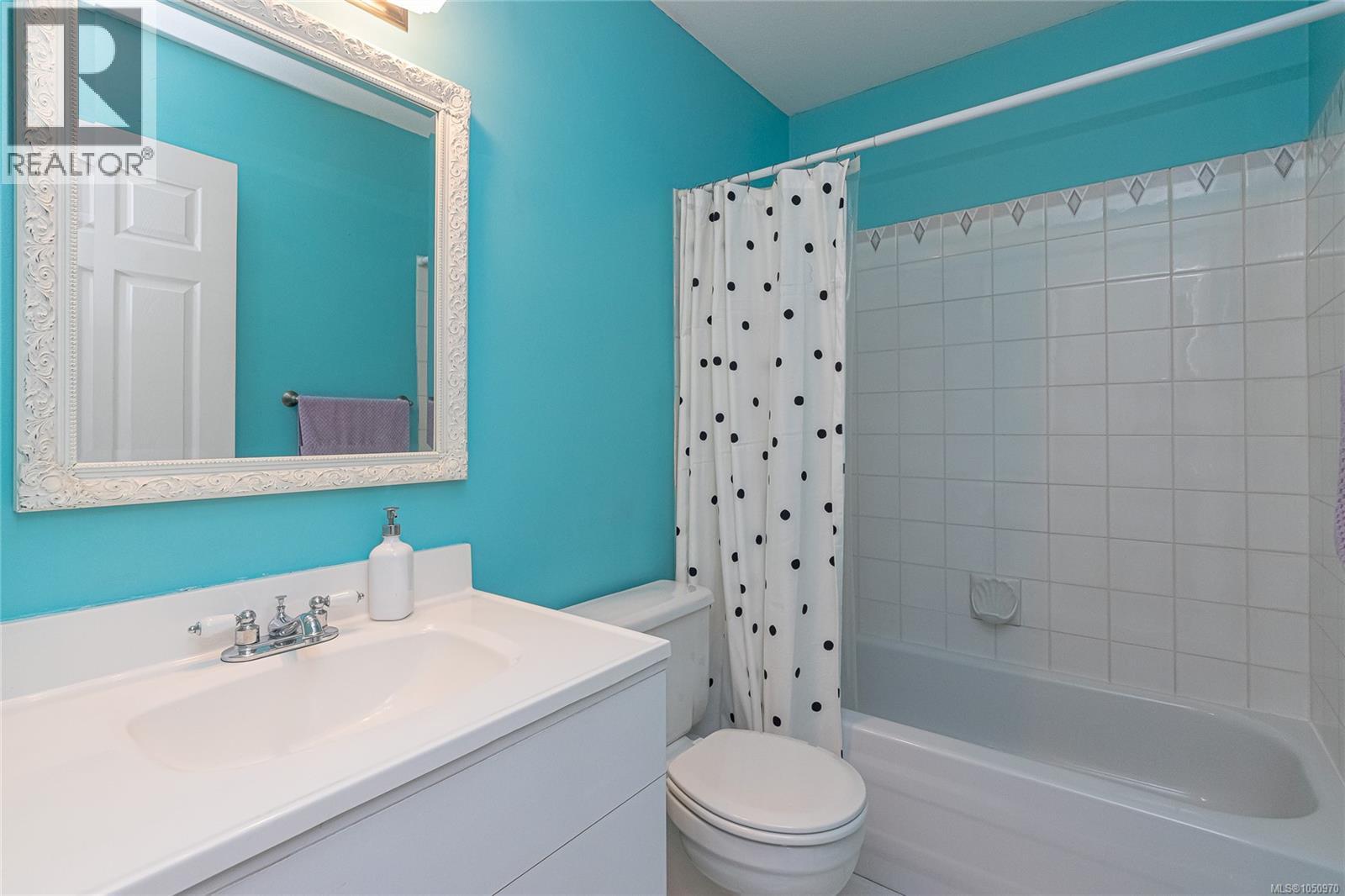 6064 Lionel Cres Property Photo 22