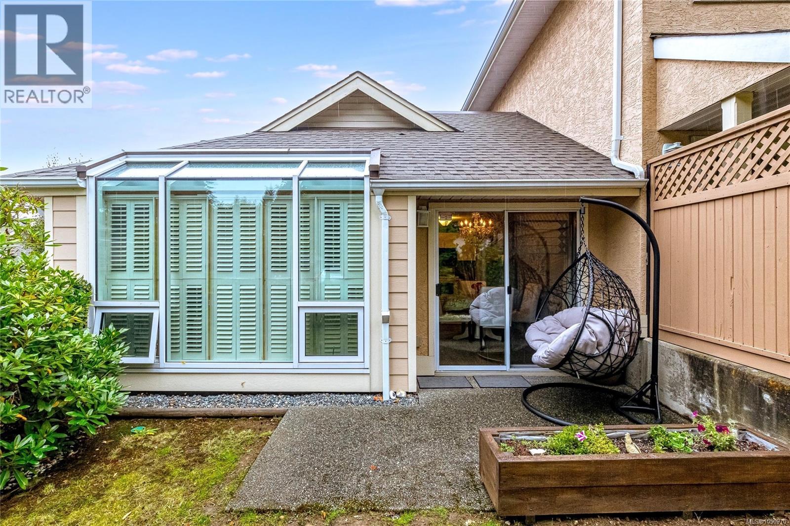 6064 Lionel Cres Property Photo 28