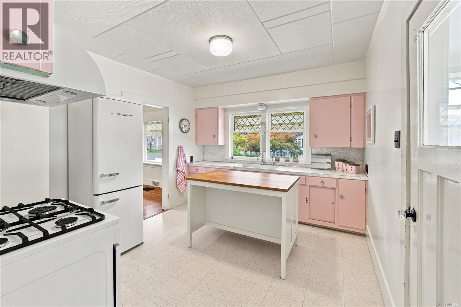 432 Buller St Property Photo 11