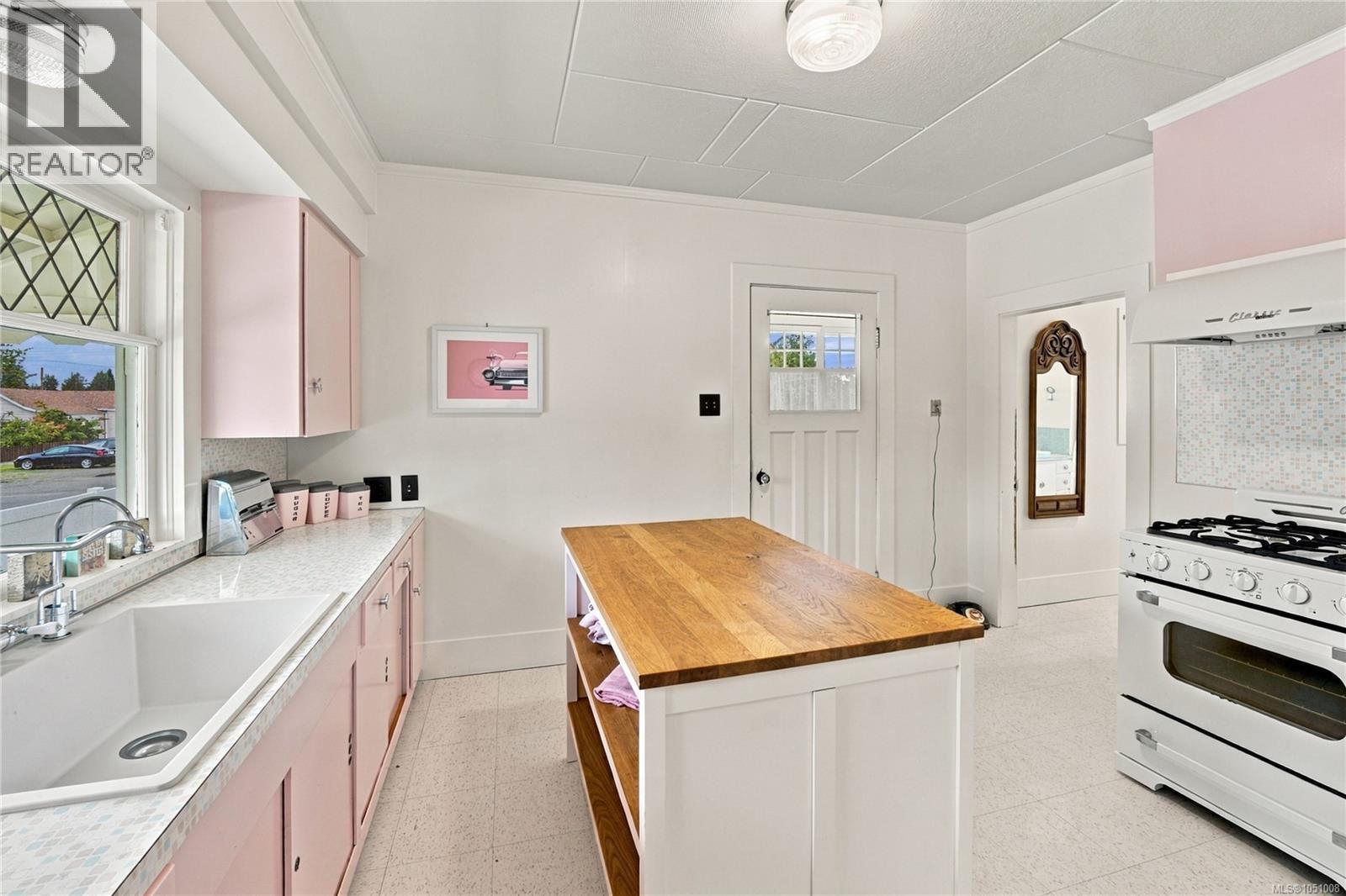 432 Buller St Property Photo 13