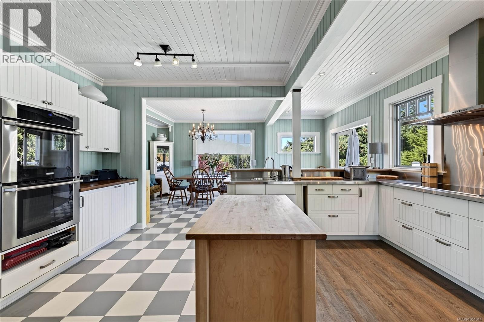 800 Lower Ganges Rd Property Photo 19