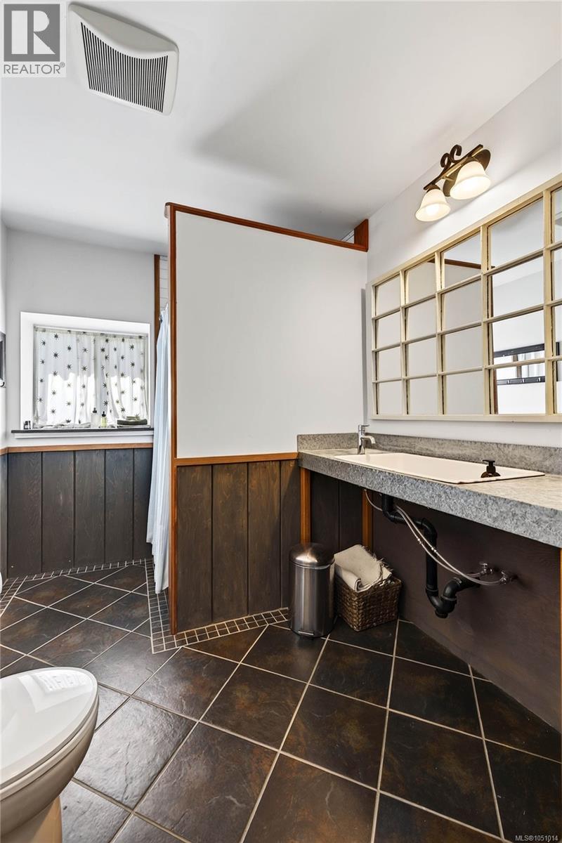 800 Lower Ganges Rd Property Photo 56