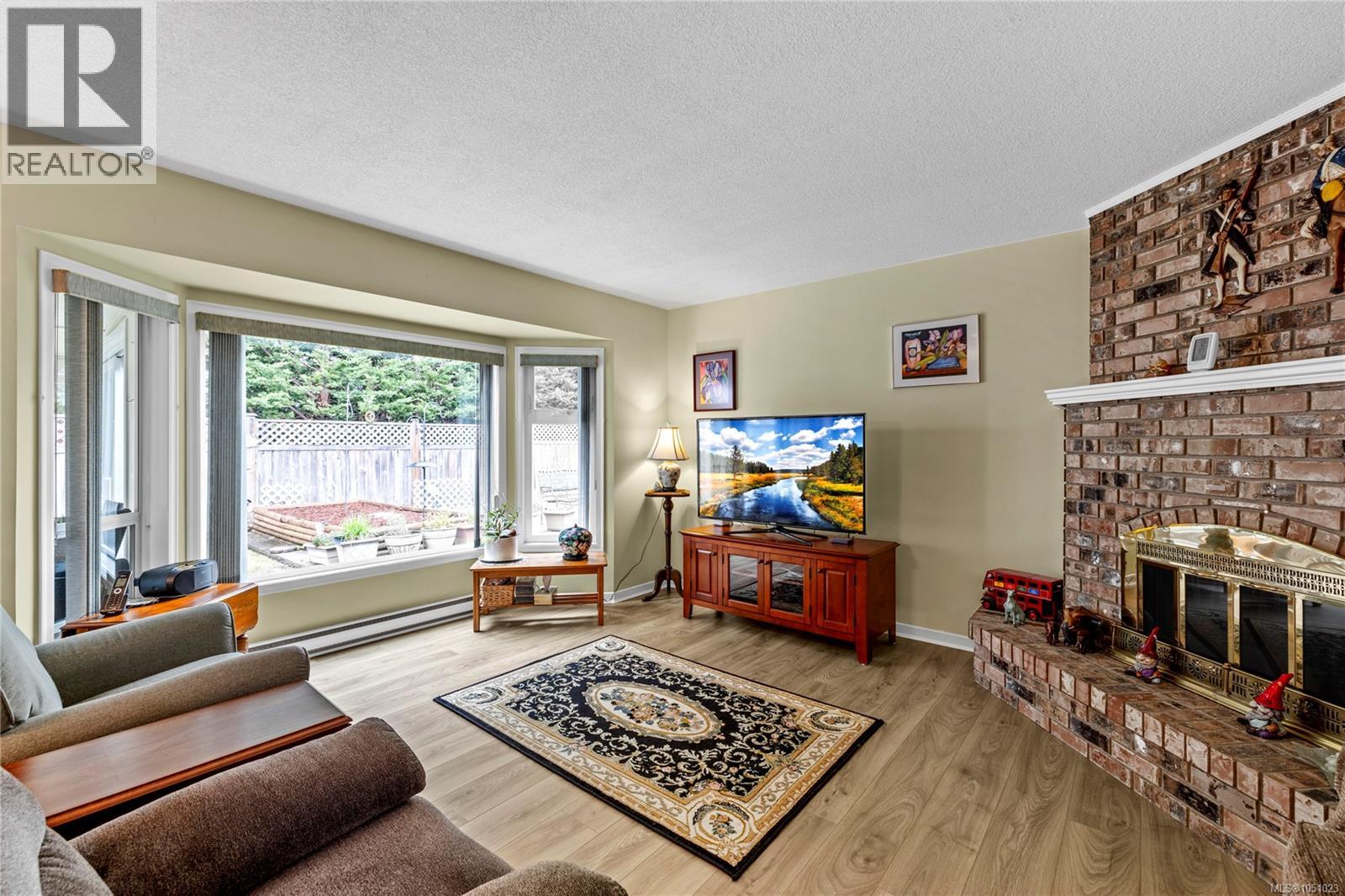 834 Redonda Pl Property Photo 3