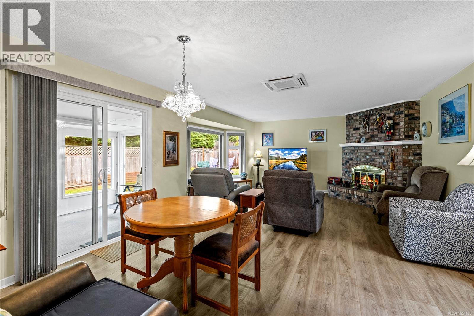 834 Redonda Pl Property Photo 4