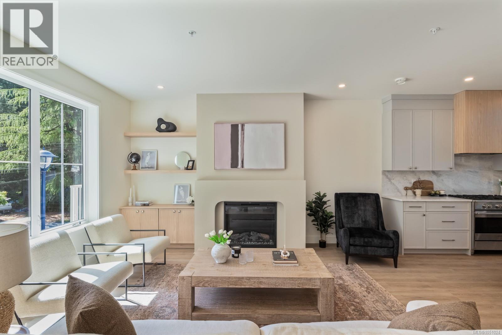108 2770 Vantilburg Cres Property Photo 1